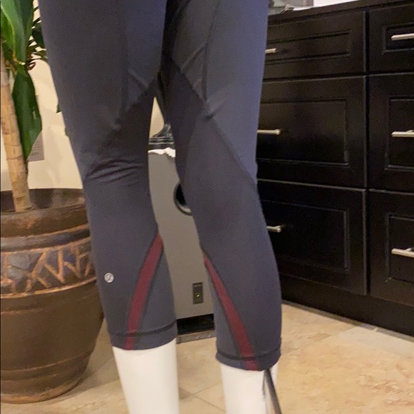 Lululemon Athletics Women Sport Jogging Pants zipper in back  size 8 - Picture 13 of 15